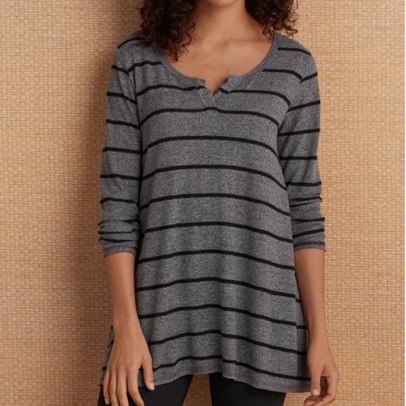 3/$25 🙌🏼 Soft Surroundings Striped Long Sleeve Top - Picture 1 of 5